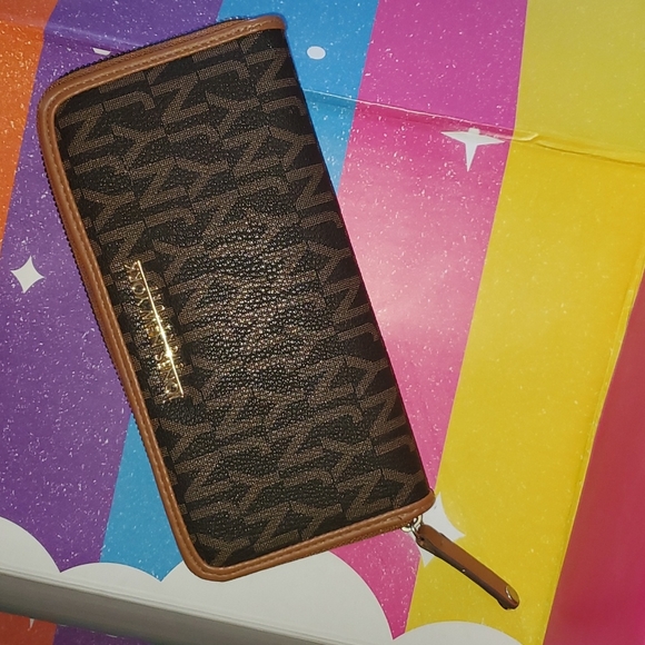 Jones New York Bags Jones New York Signature Wallet Poshmark